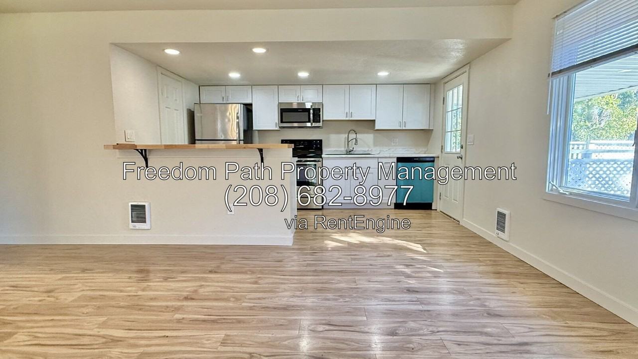 1223 N 11th St - Photo 3 of 20