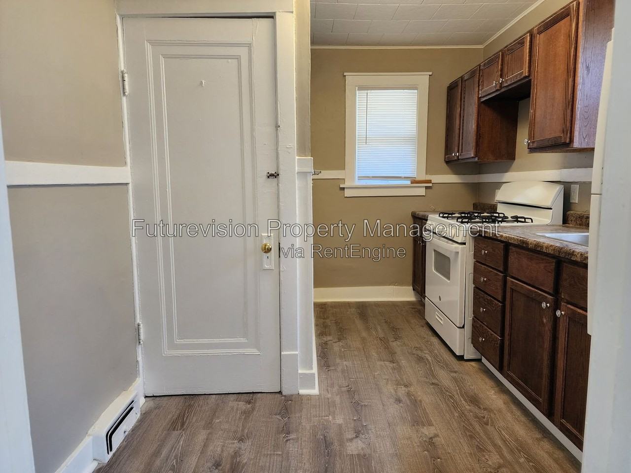 142 Arizona Ave #2 - Photo 3 of 9