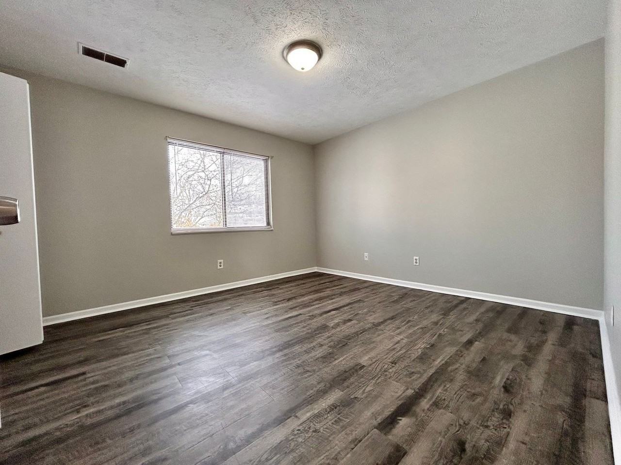 2962 Vineland Ave Se - Photo 7 of 24