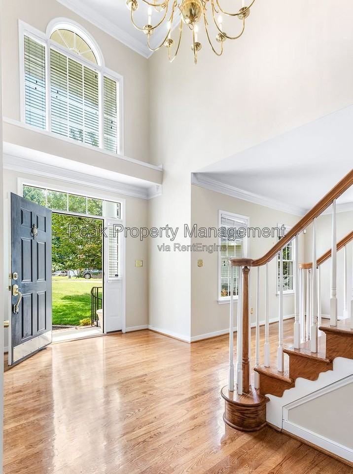 8818 Kennemer Pl - Photo 7 of 50