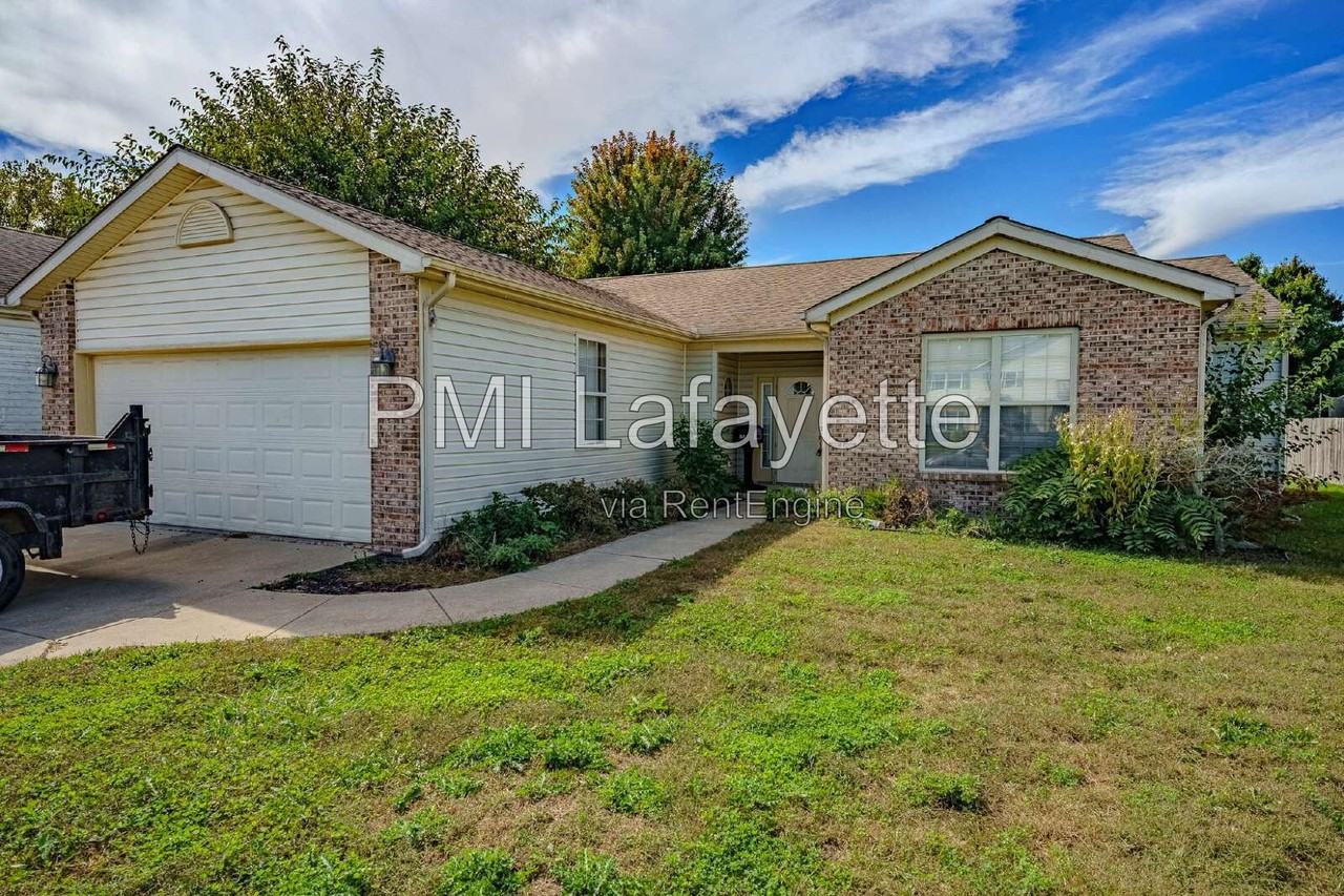 3200 Morallion Dr - Photo 3 of 30