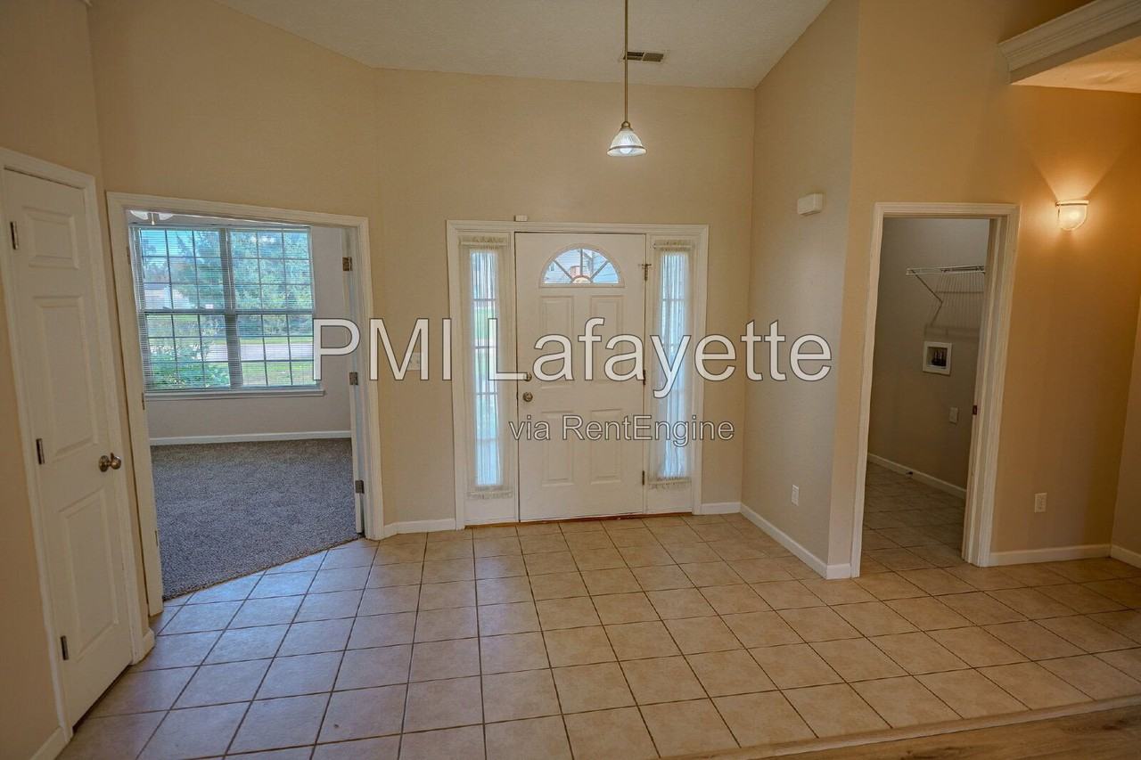 3200 Morallion Dr - Photo 5 of 30