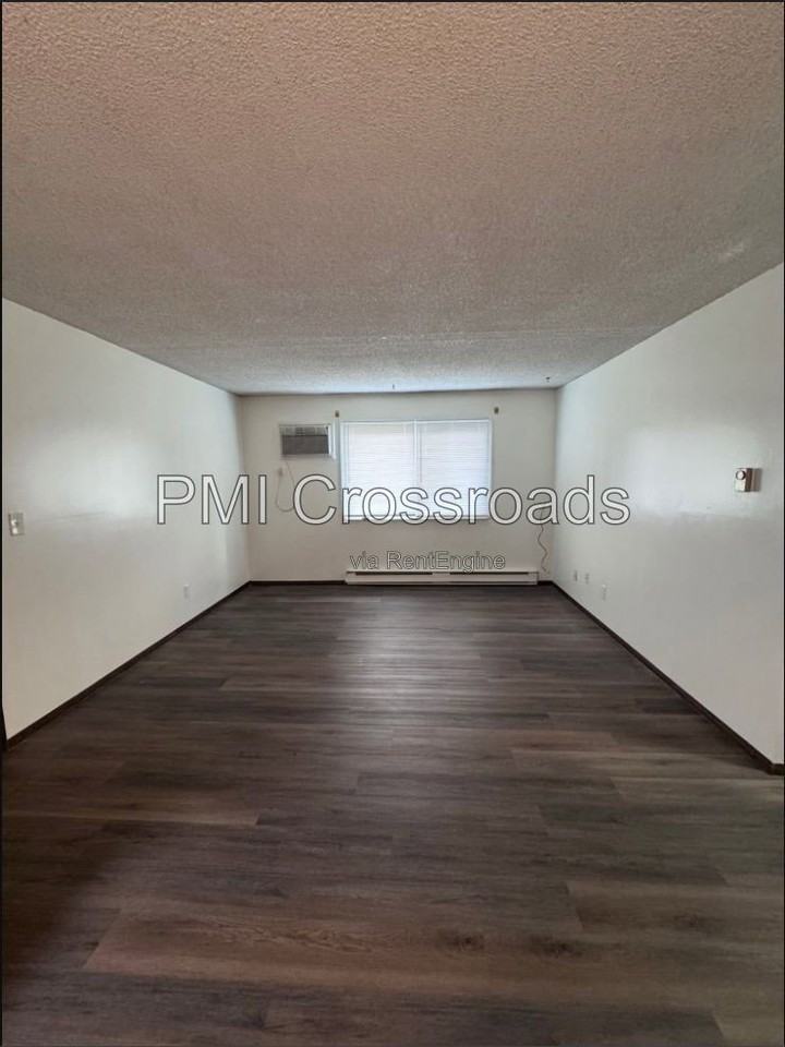 1560 20th St #1 - Photo 6 of 12