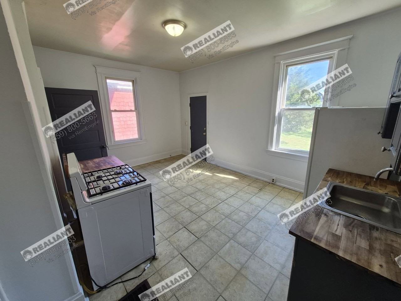 211 W 21st St #1A - Photo 5 of 11
