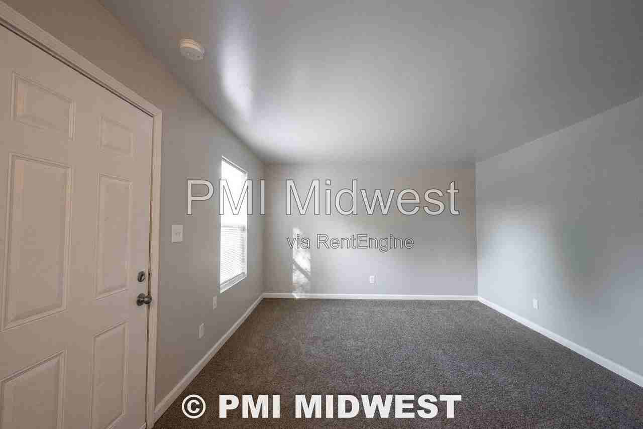 1122 Congress Ave - Photo 5 of 19