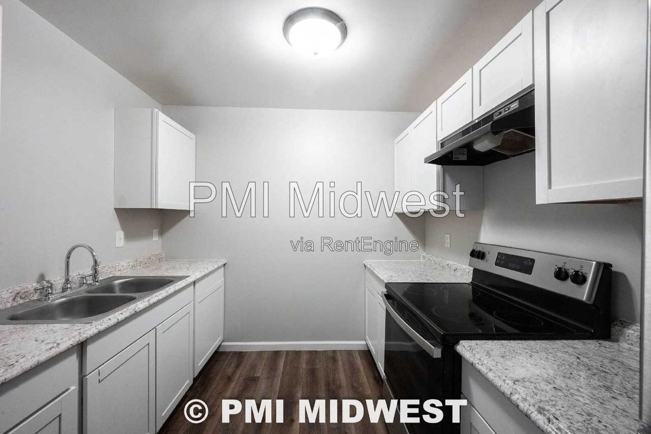 1122 Congress Ave - Photo 6 of 19