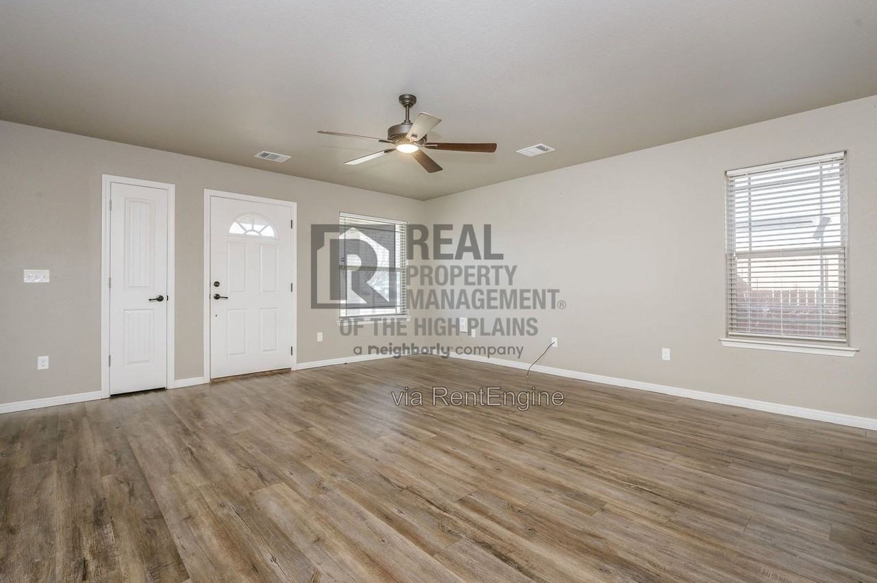 1301 Fox Hollow Ave - Photo 6 of 18