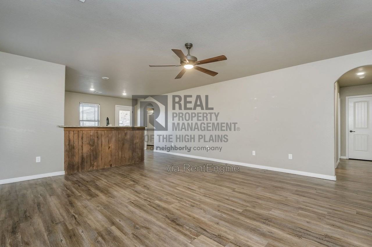 1301 Fox Hollow Ave - Photo 7 of 18