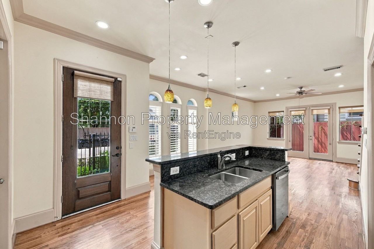 931 W 23rd St #K - Photo 7 of 24