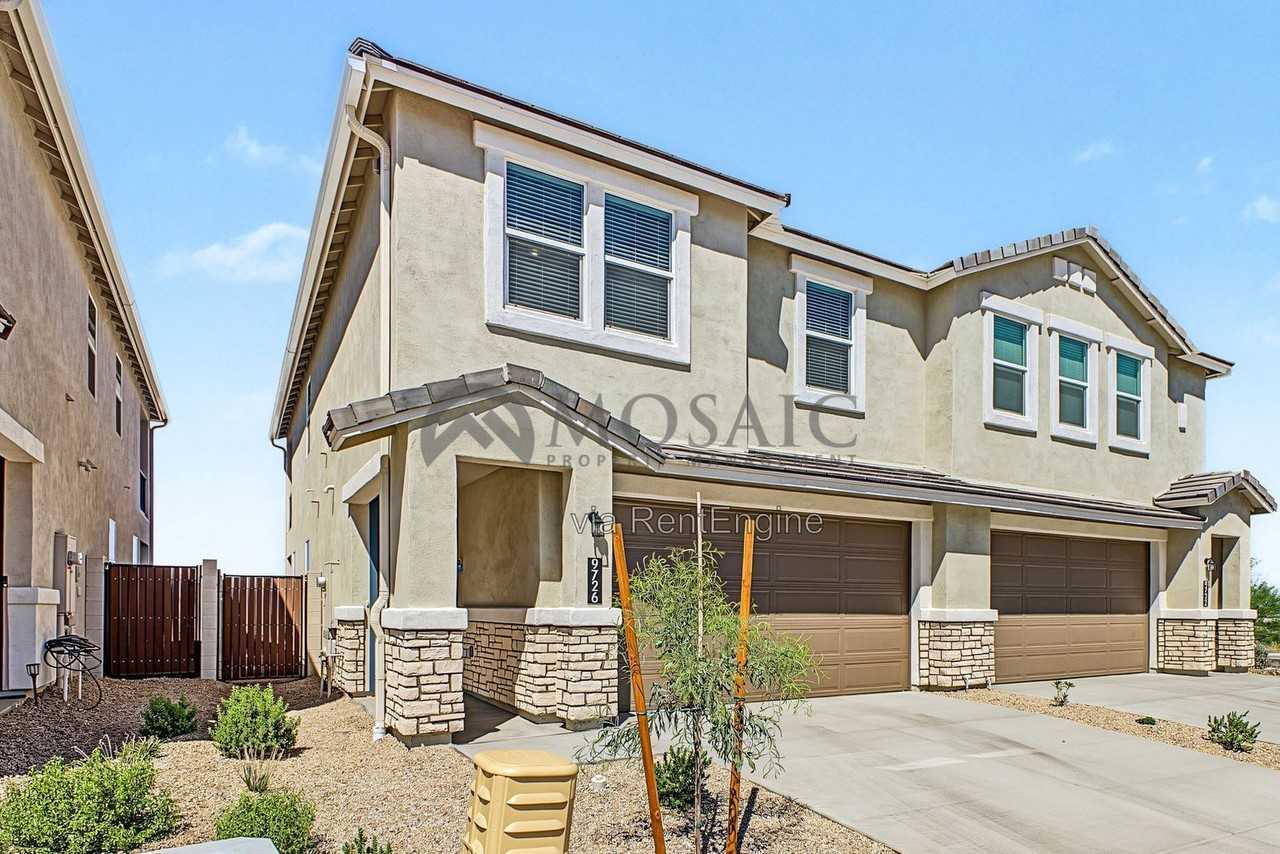 9726 S 11th Pl - Photo 4 of 40