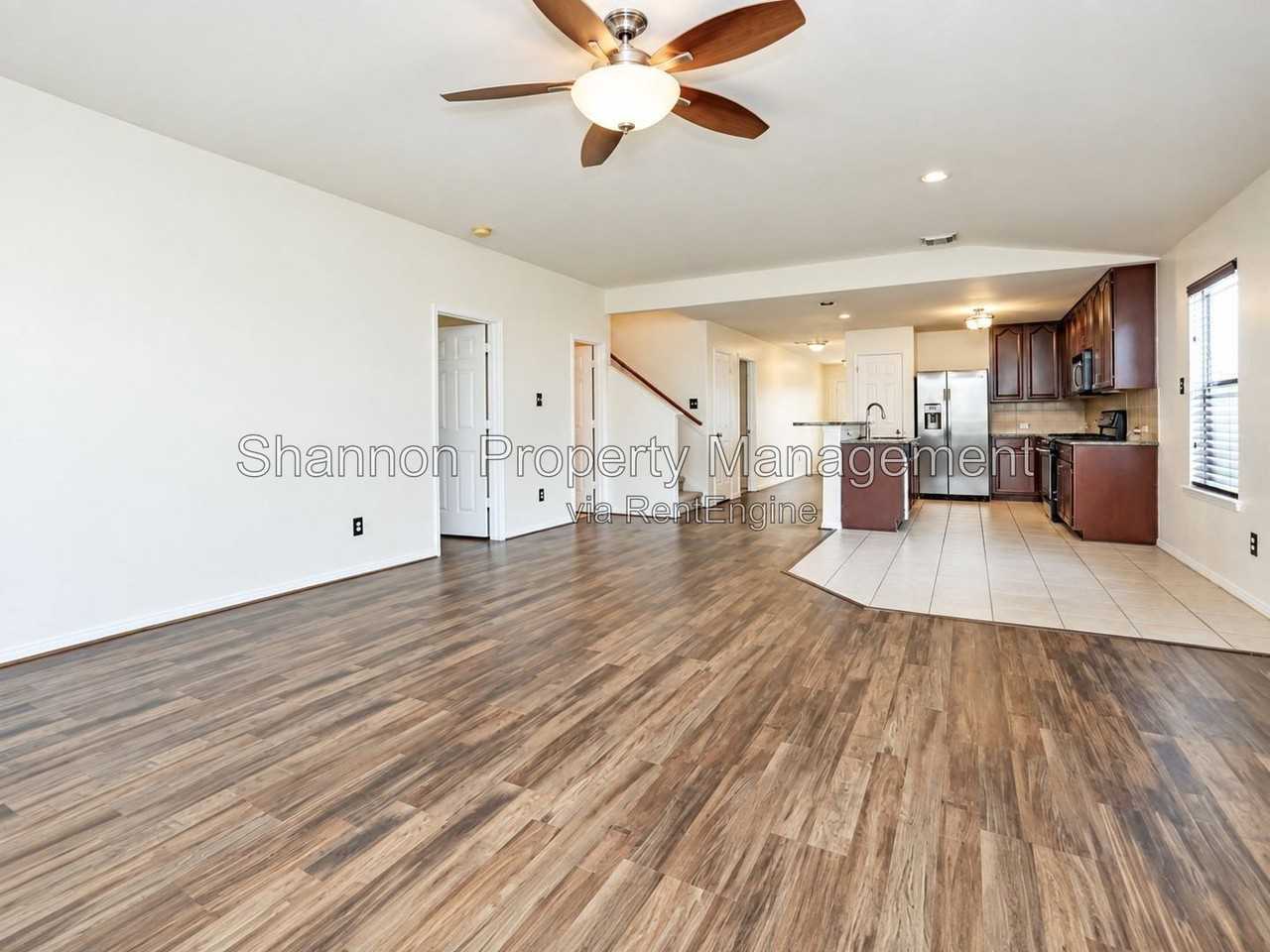 1939 Wooded Acres Dr - Photo 4 of 23