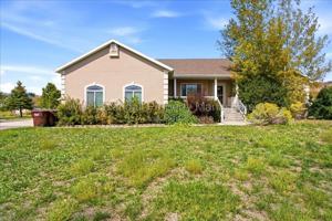 featured image of 2427 E Bobcat Way