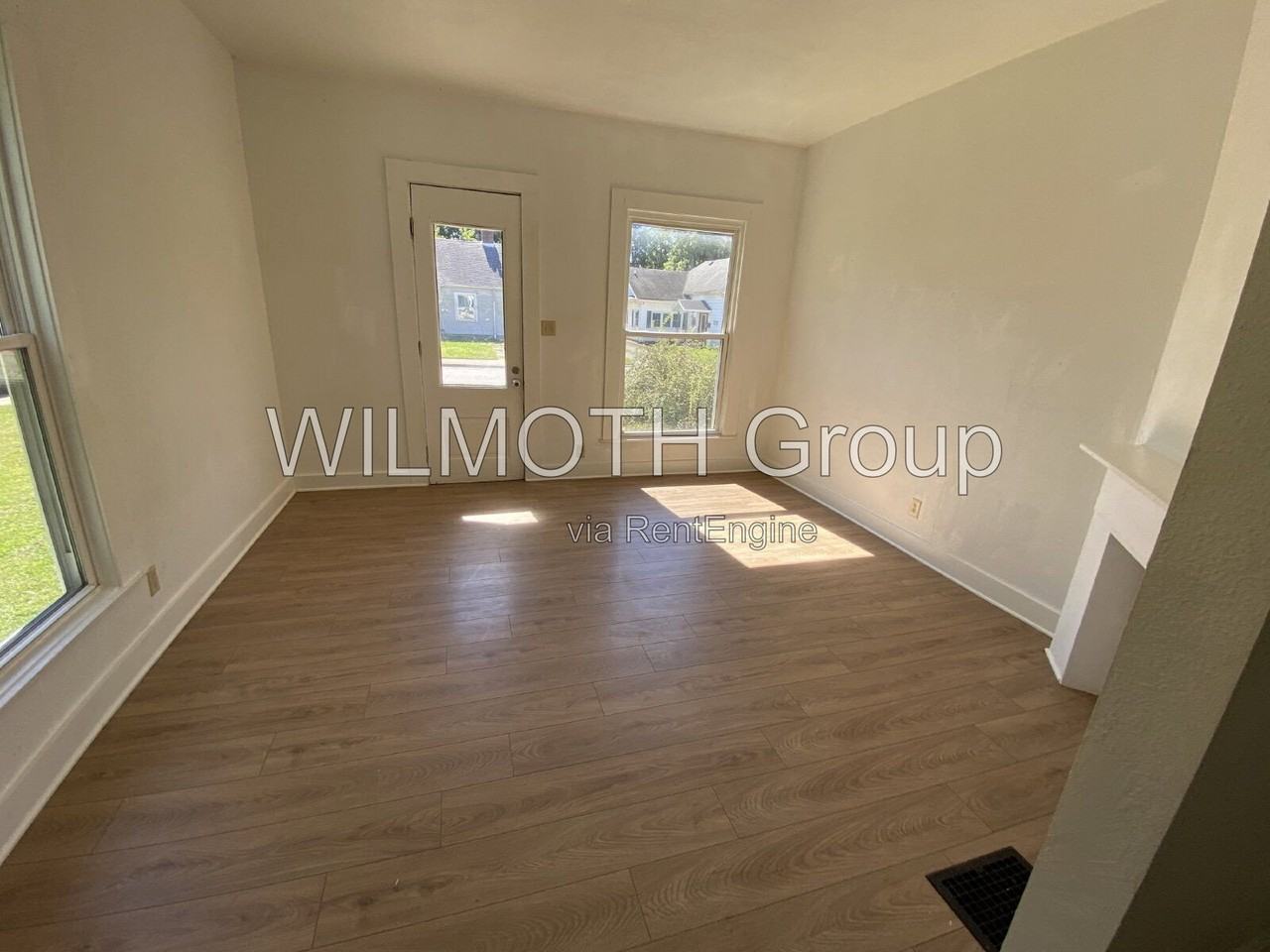 730 W 9th St - Photo 3 of 16