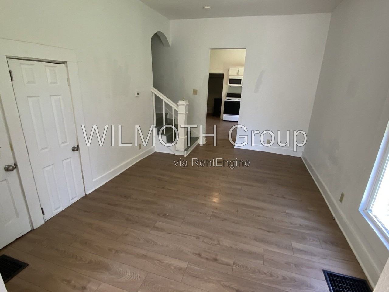 730 W 9th St - Photo 4 of 16