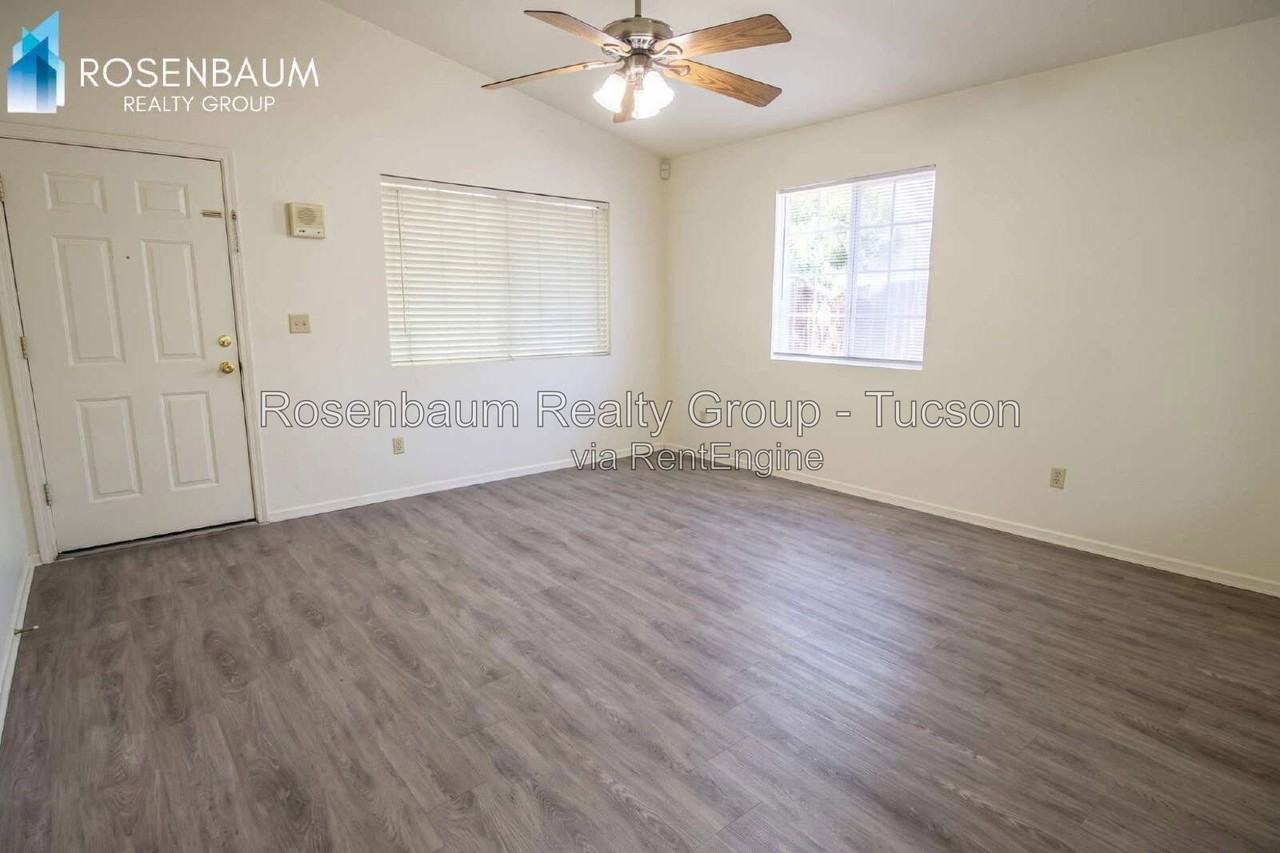 10237 E Desert Crossings Way - Photo 2 of 21