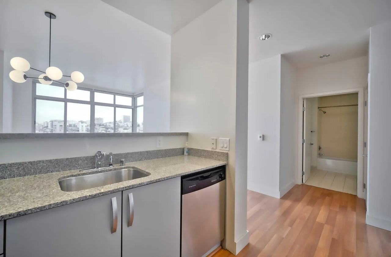 1310 Fillmore St - Photo 3 of 10