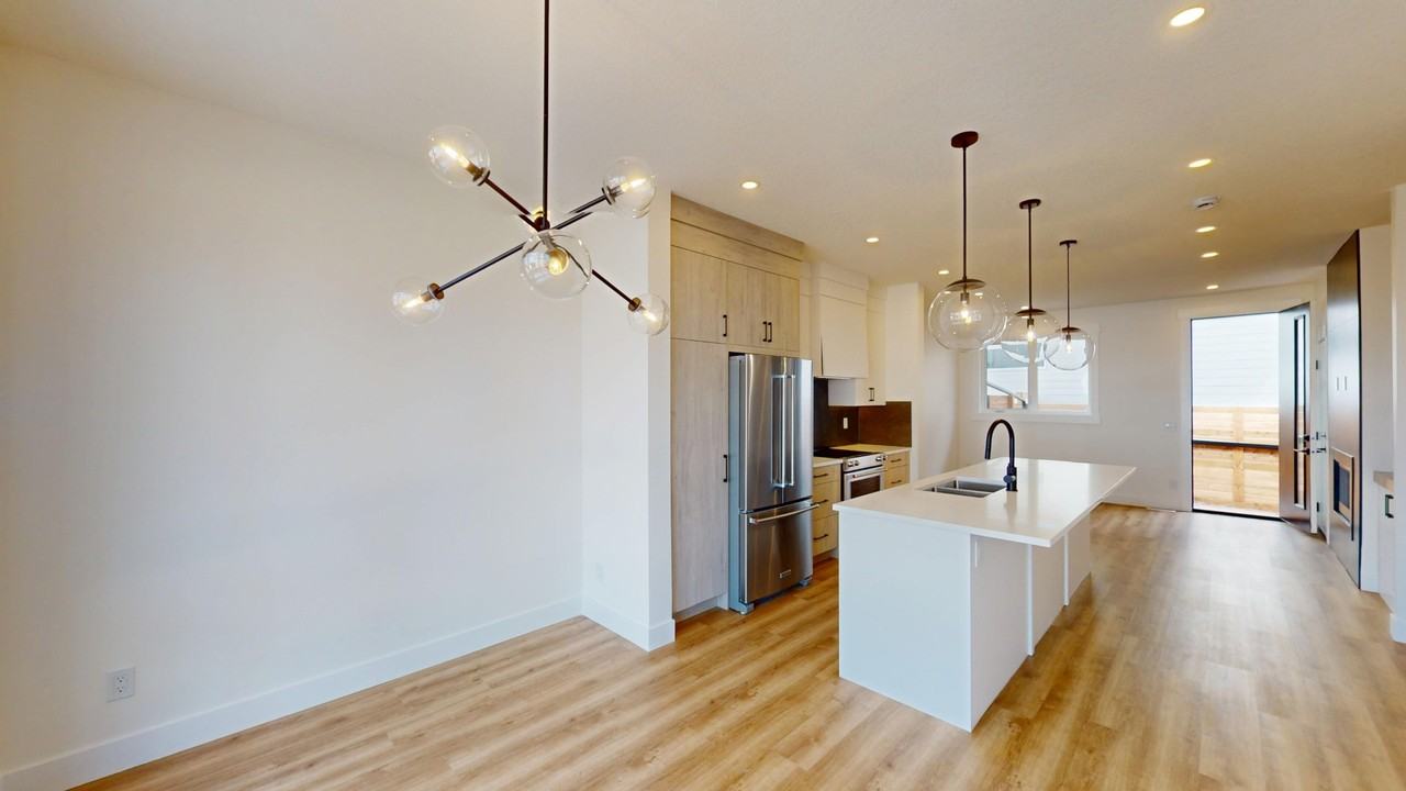 3555 21 Ave Sw - Photo 5 of 26