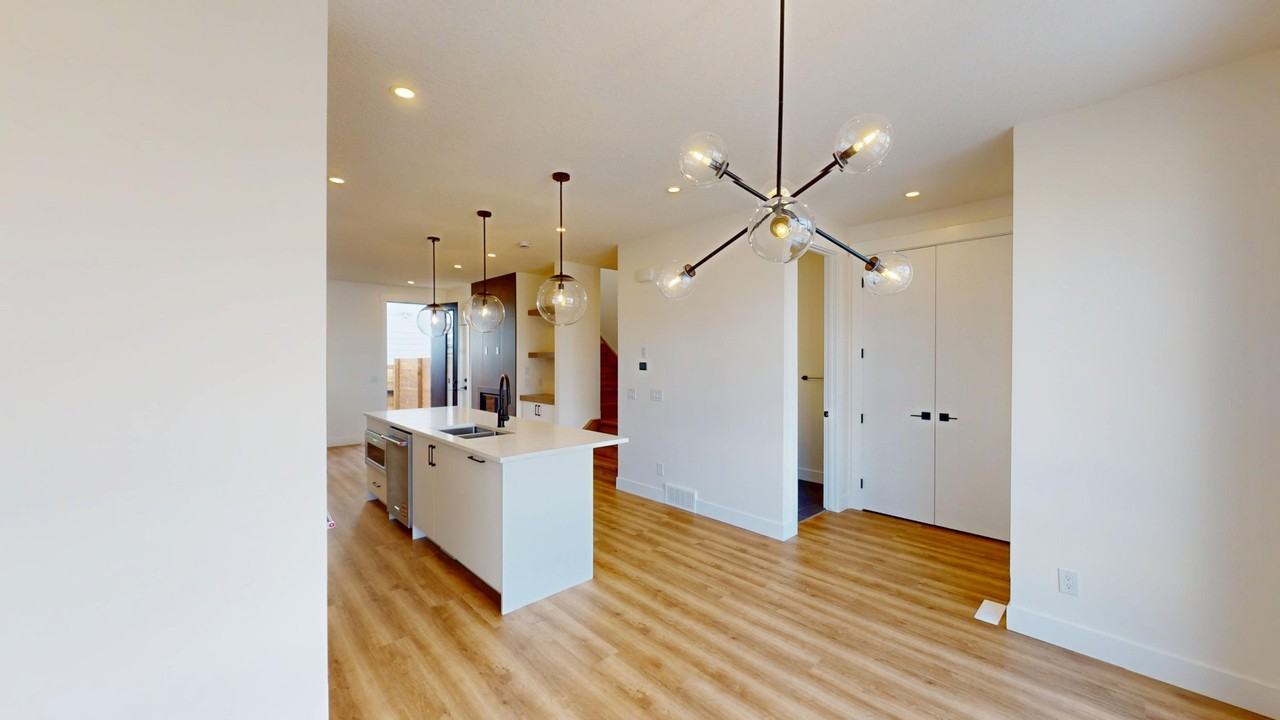 3555 21 Ave Sw - Photo 7 of 26