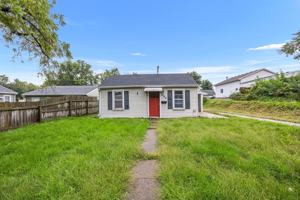featured image of 204 E Franklin Ave