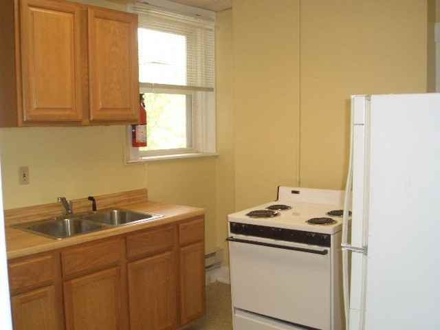 2225 Buxton Ave - Photo 2 of 7