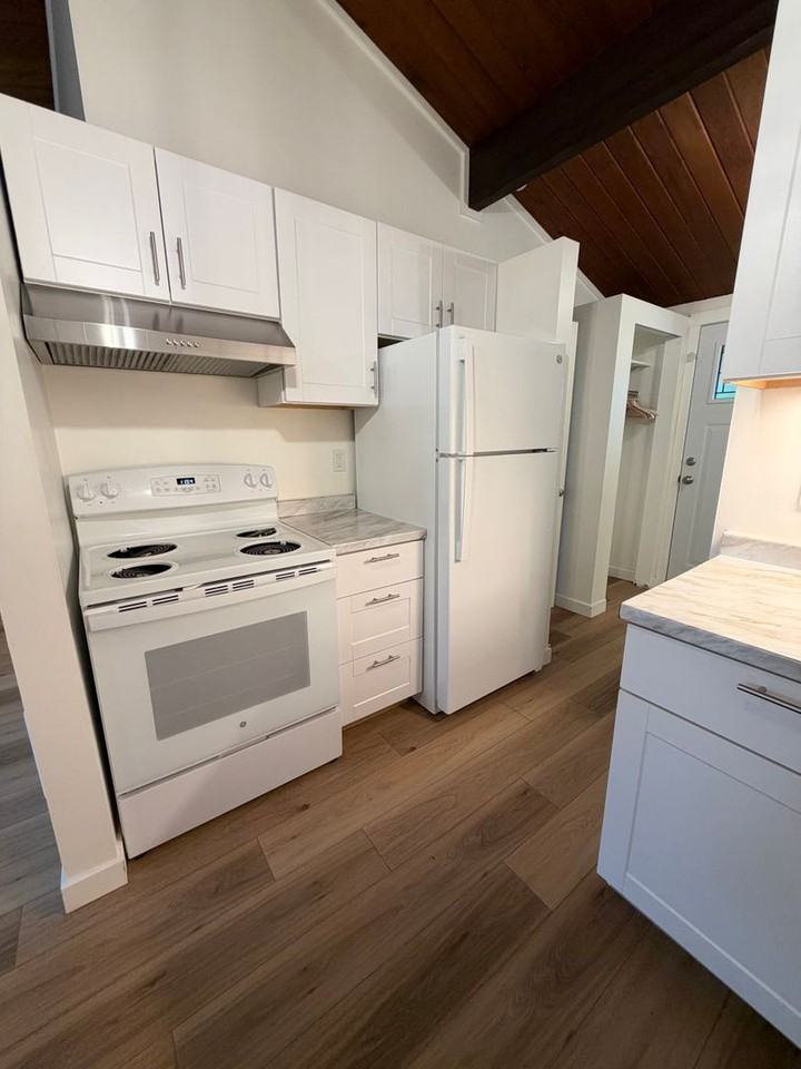 15801 Larch Way - Photo 3 of 13