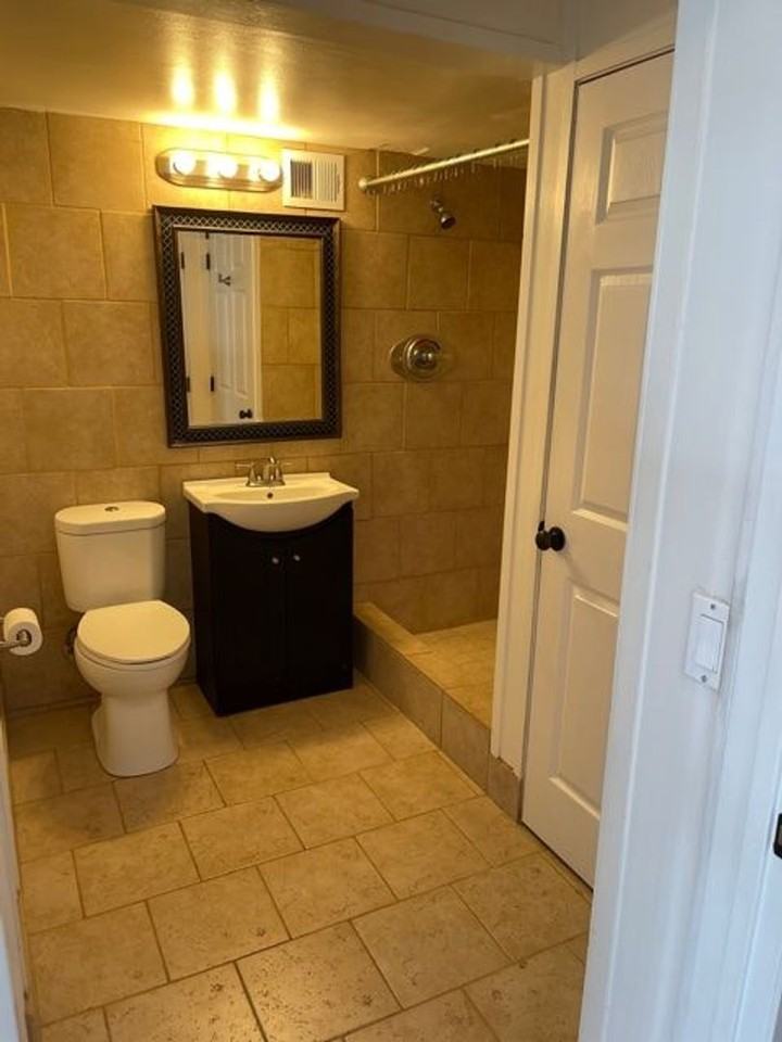 445 Kaiolu St #1108 - Photo 6 of 9