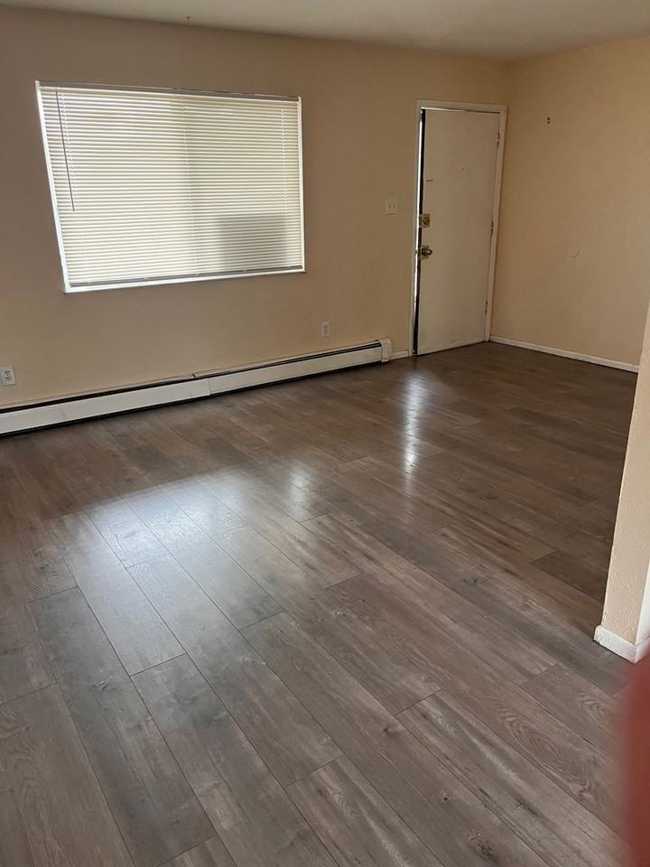 17 University Dr #D - Photo 2 of 8
