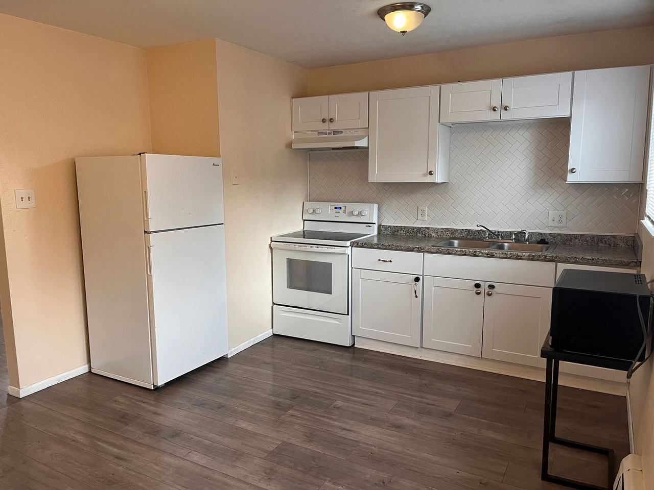 17 University Dr #D - Photo 4 of 8