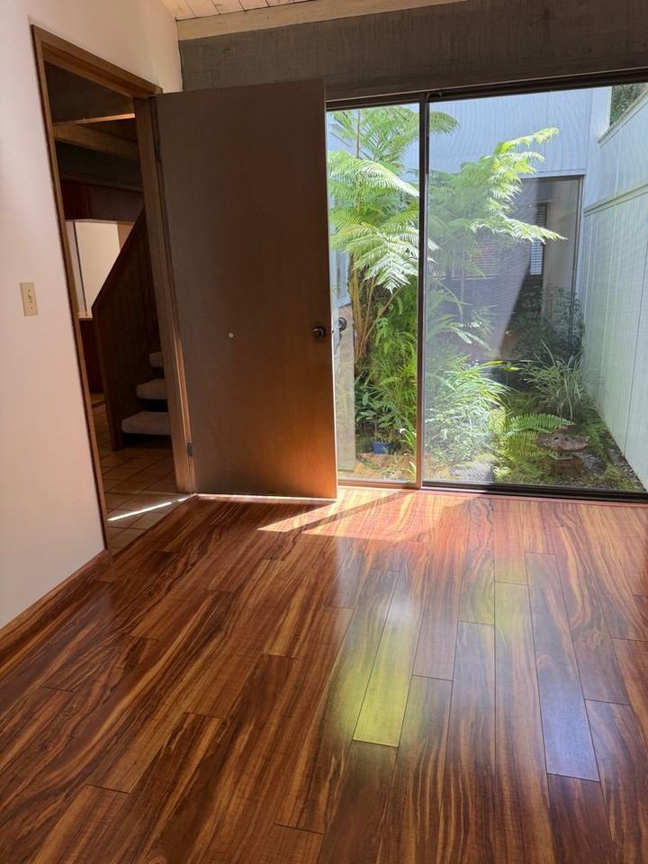 539 Kukuau St - Photo 7 of 24