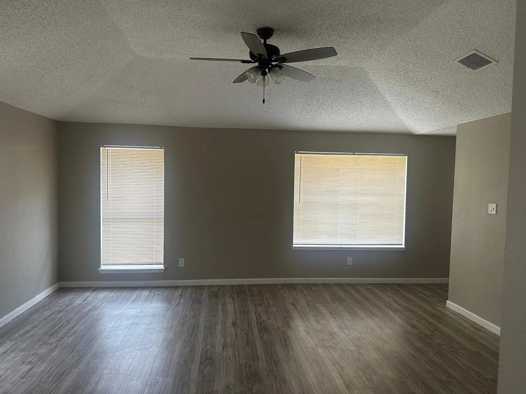 1129 Oaklawn Ct - Photo 6 of 6