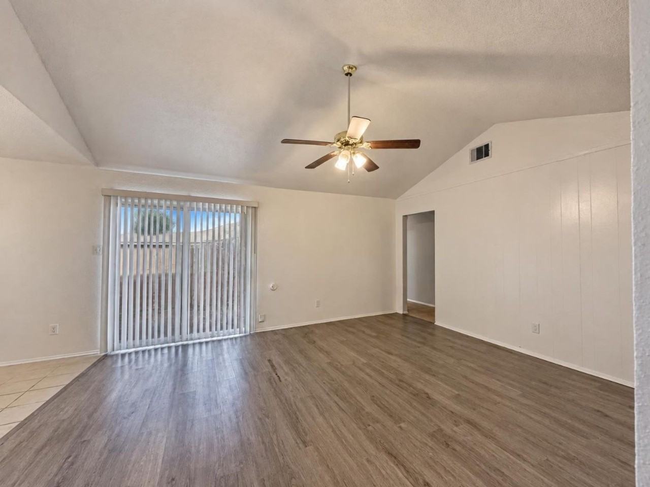 12814 Greenshire Dr - Photo 4 of 24