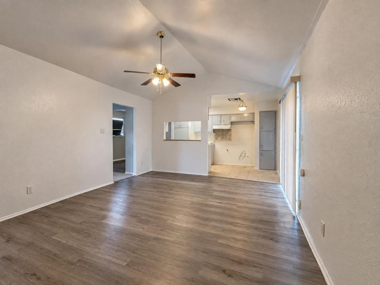 12814 Greenshire Dr - Photo 6 of 24
