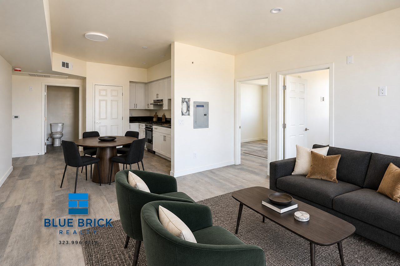 4324 S Vermont Ave, Los Angeles, CA 90037 - Photo 3 of 11