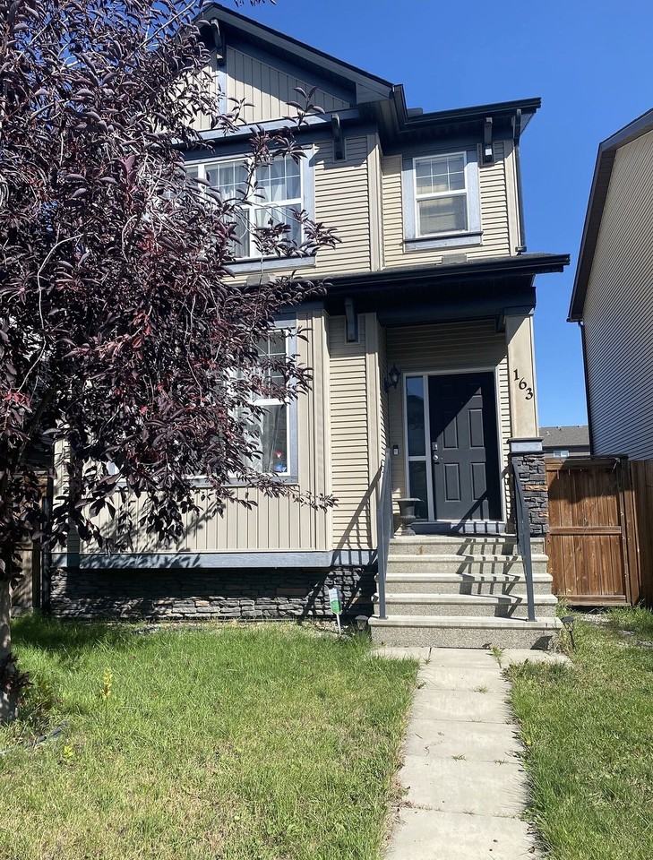 163 Autumn Cres Se - Photo 2 of 30