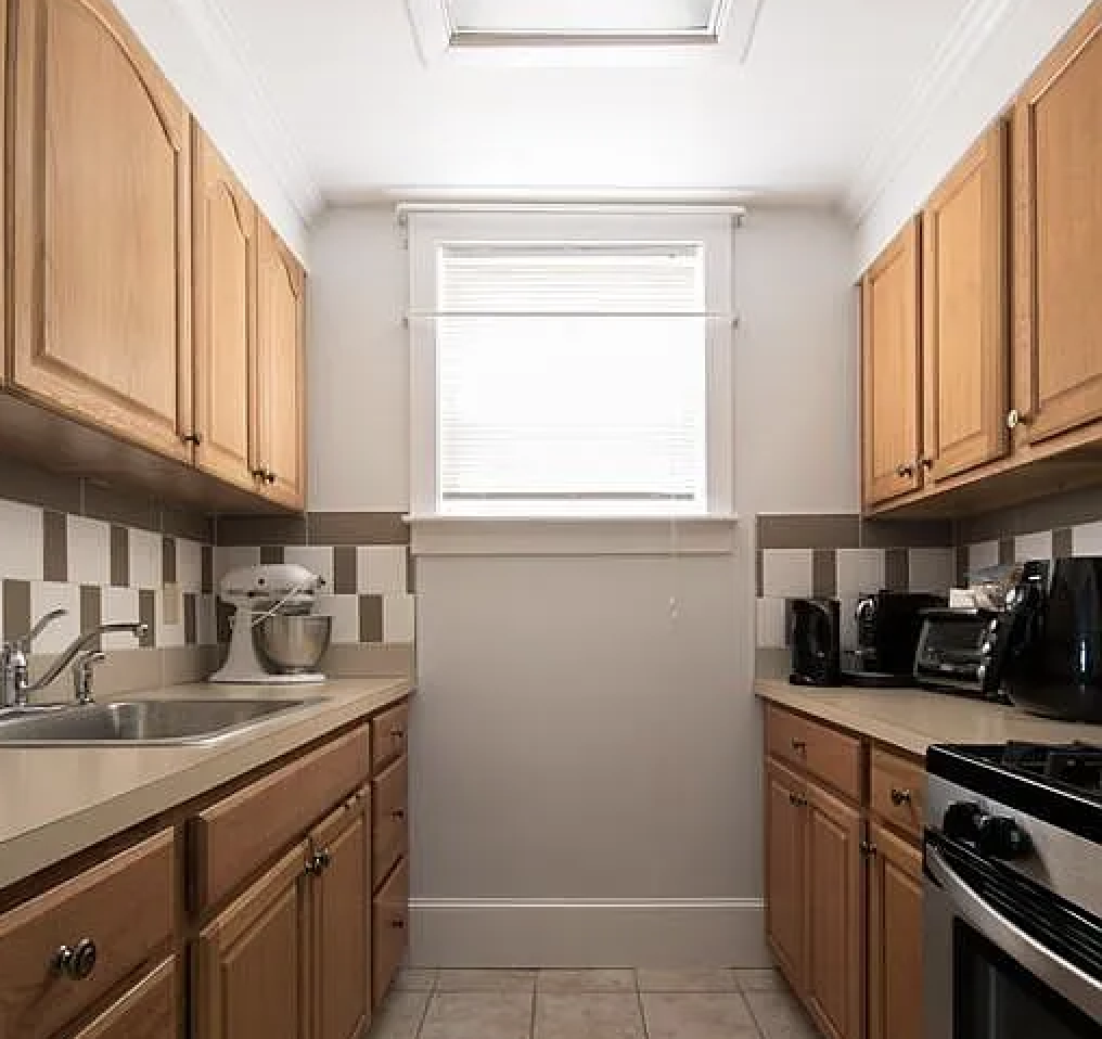 175 Grinnell St #1 - Photo 3 of 10