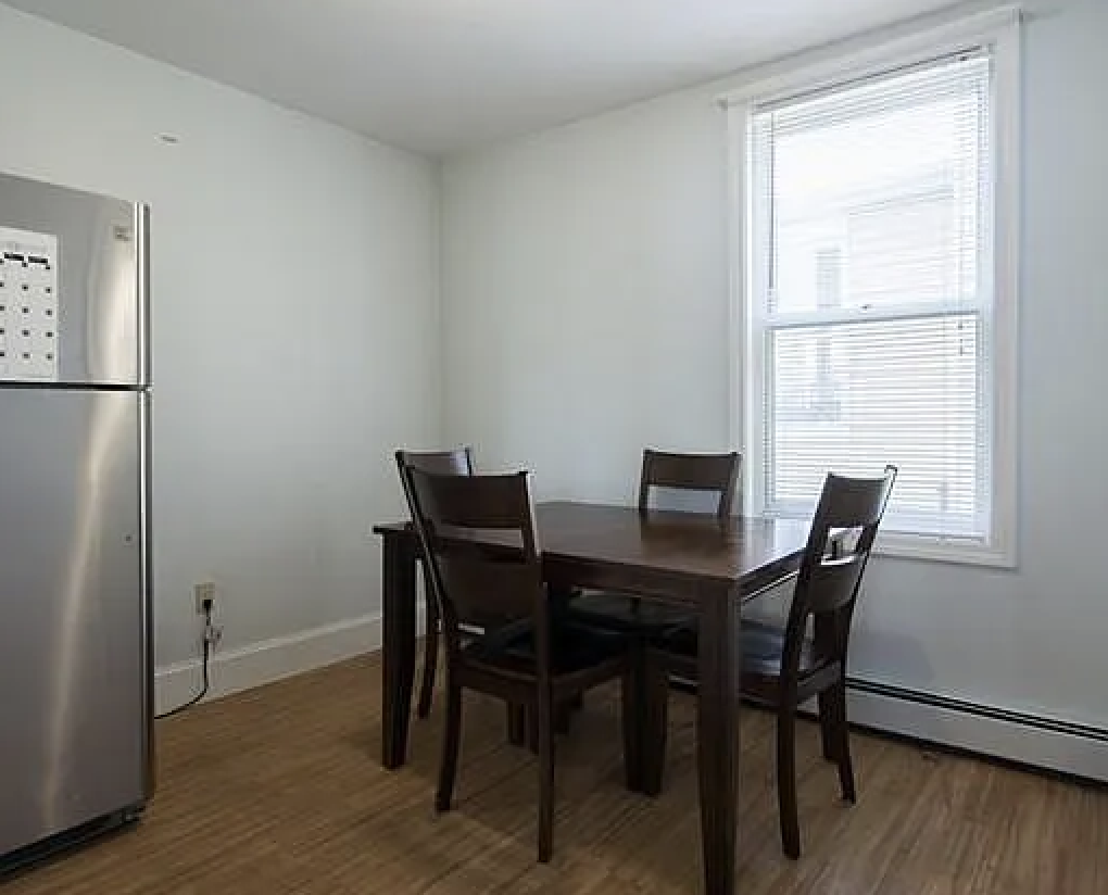 175 Grinnell St #1 - Photo 4 of 10