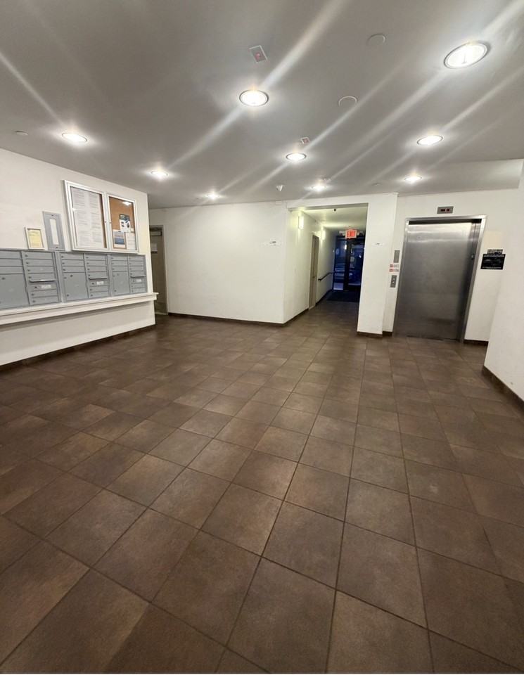566 Gates Ave #4D - Photo 6 of 10
