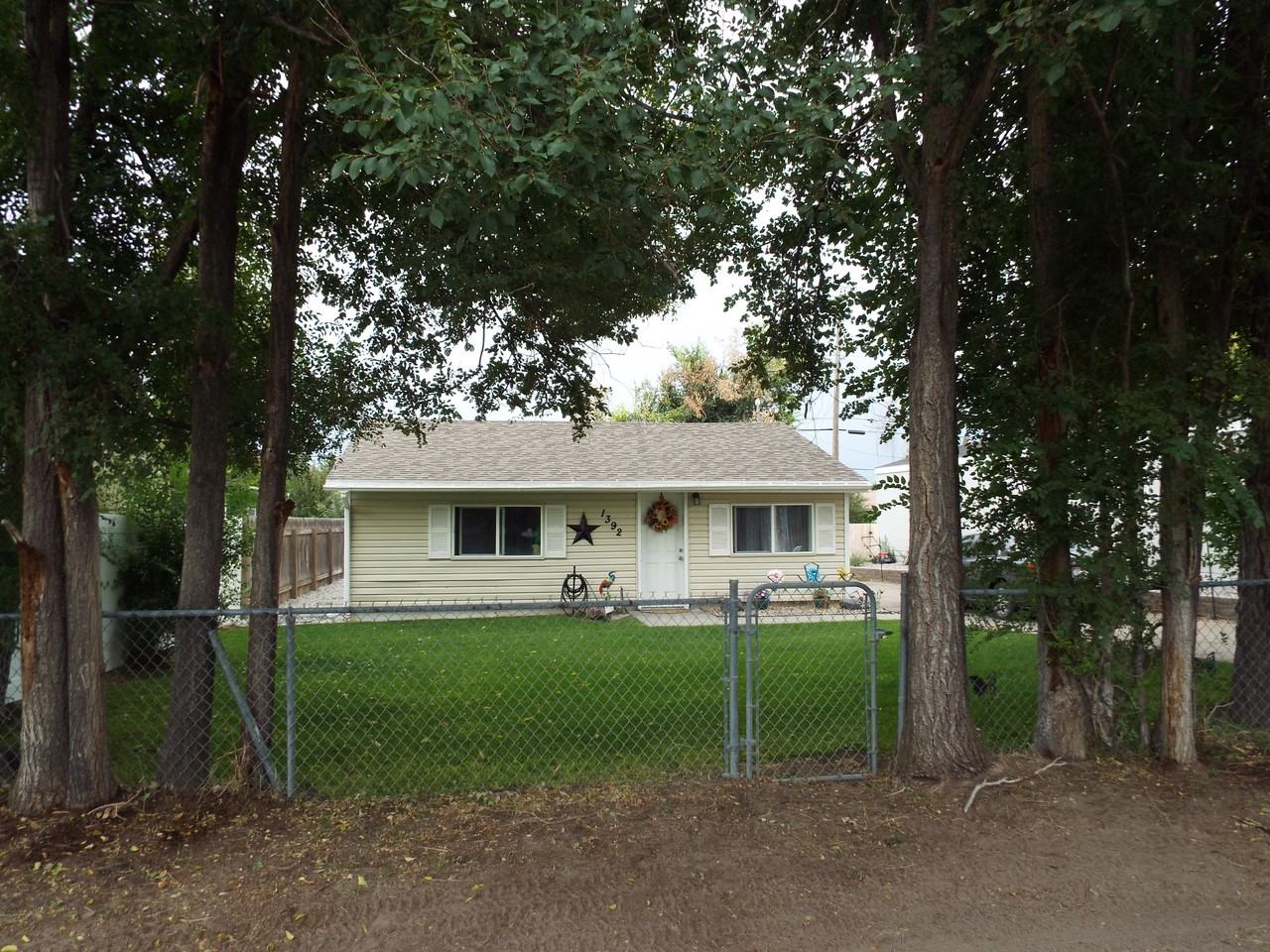 1392 Canyon Ave #NA - Photo 2 of 11