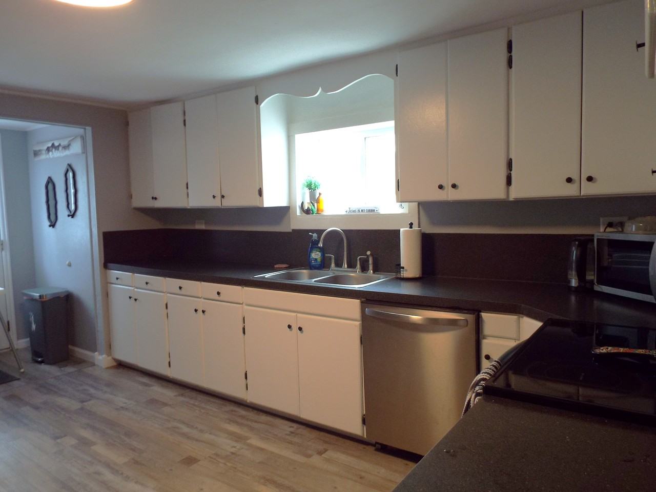 1392 Canyon Ave #NA - Photo 3 of 11
