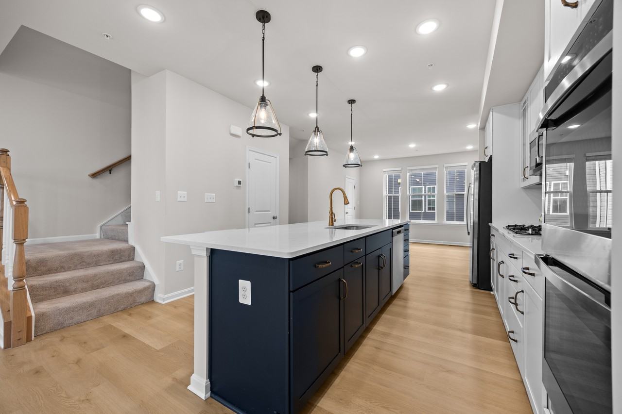 402 Matlock Ln #0 - Photo 4 of 25