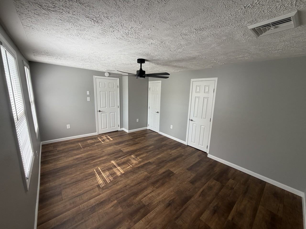 730 Boulevard Ave #1 - Photo 2 of 18