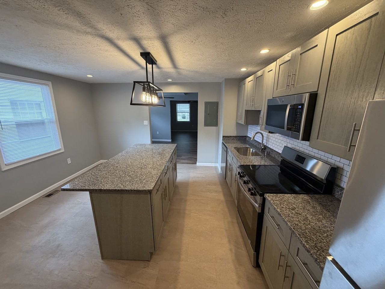 730 Boulevard Ave #1 - Photo 5 of 18