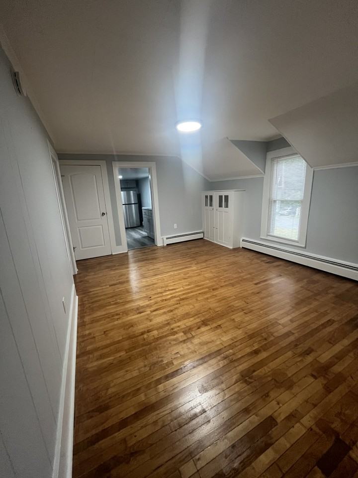 27 W Notre Dame St #2 - Photo 3 of 15