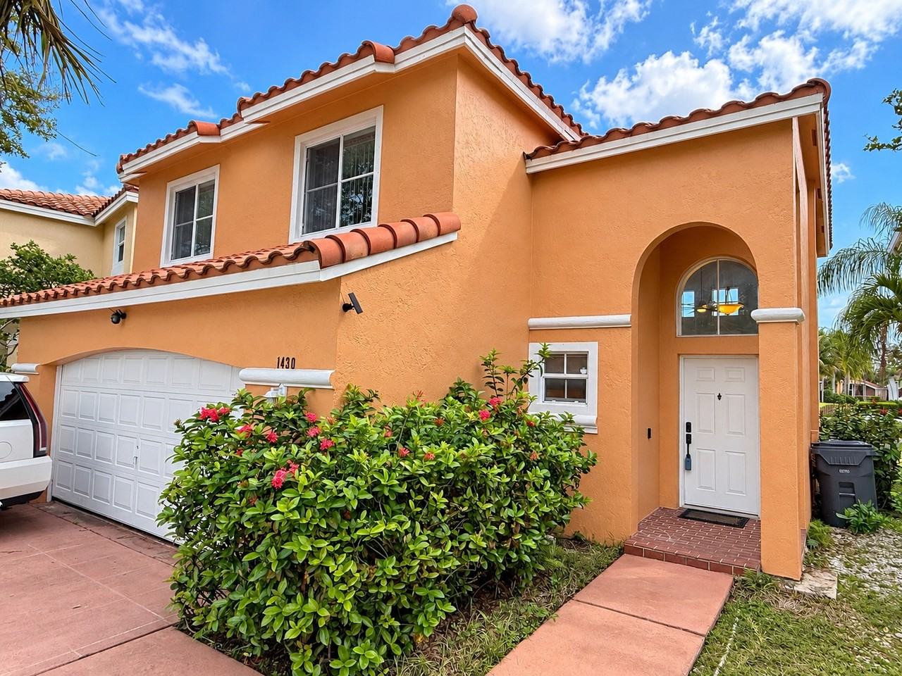 1430 N Trafalgar Cir #NA - Photo 2 of 20