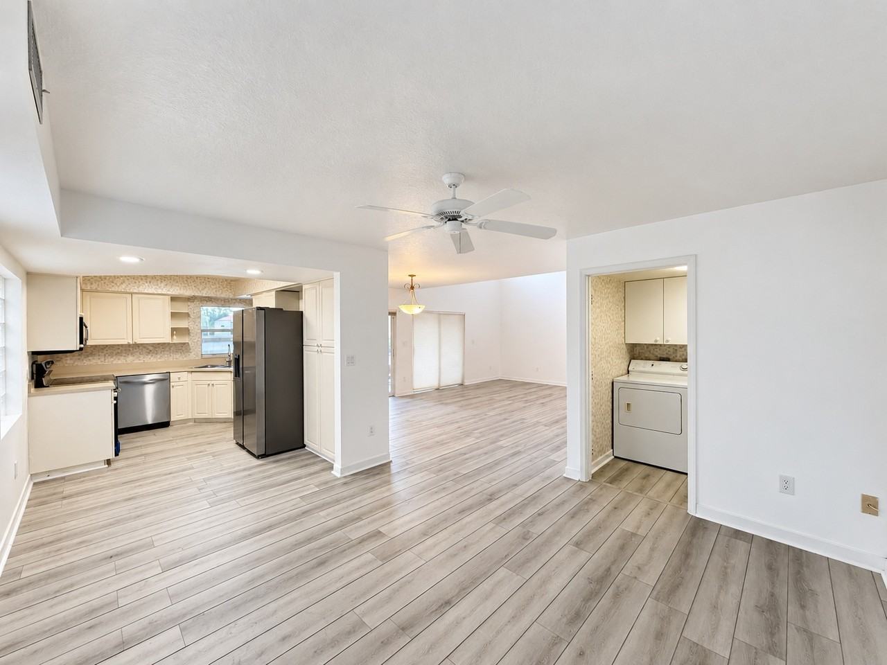 1430 N Trafalgar Cir #NA - Photo 7 of 20
