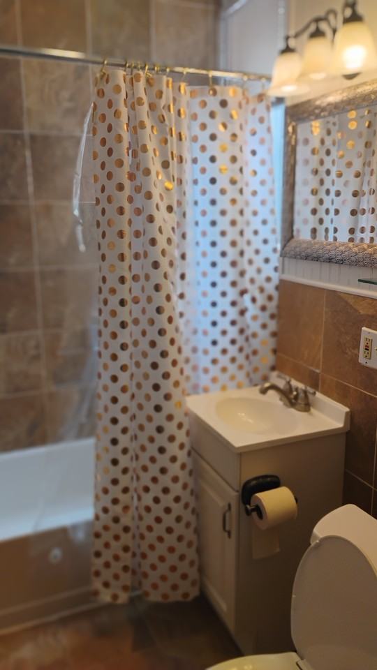 276 Oriental Pl #3 - Photo 2 of 13