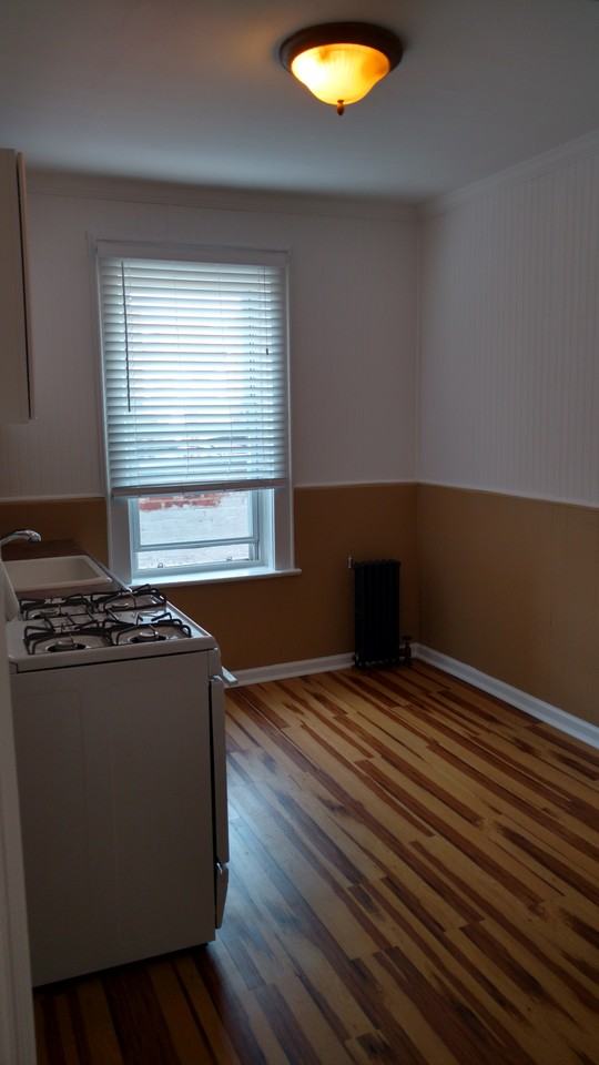 276 Oriental Pl #3 - Photo 5 of 13