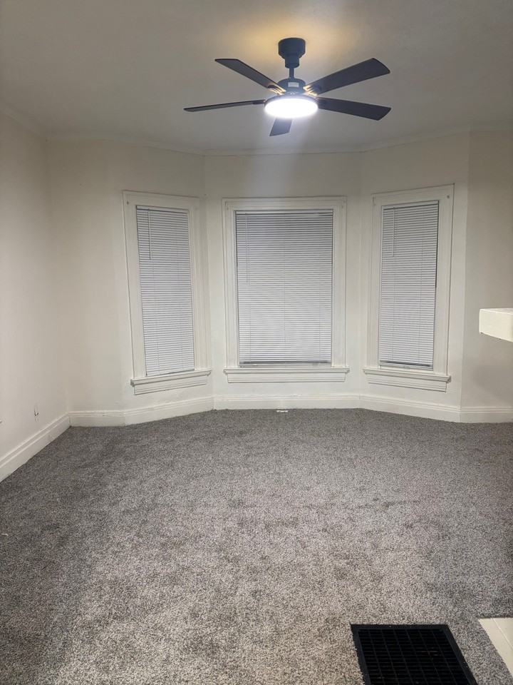 2424 Wayne Ave #2426 - Photo 3 of 5