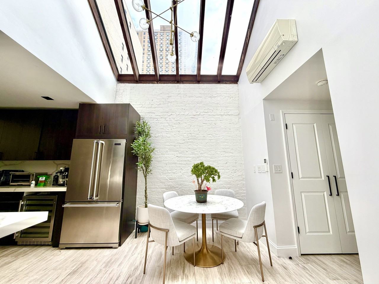 141 E 17th St #2-3