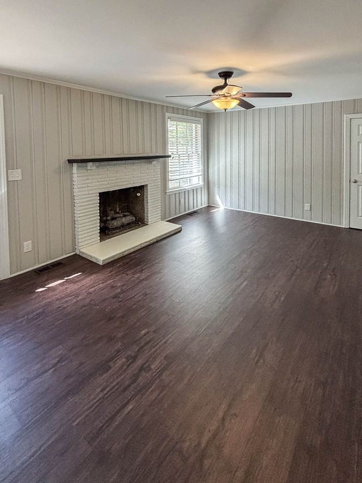 198 Barker Rd - Photo 3 of 14